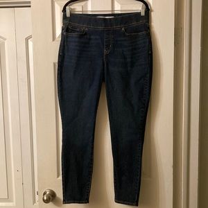 Levi’s Totally Shaping pull on skinny jeans